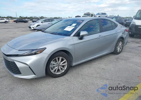 2026 Toyota Camry Le z USA, uszkodzony, nr VIN 4T1DAACK1TU211380